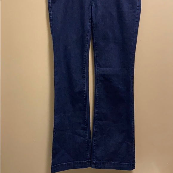 ✨NEW✨FOREVER 21 DARK BLUE JEANS FLARED - Picture 2 of 11